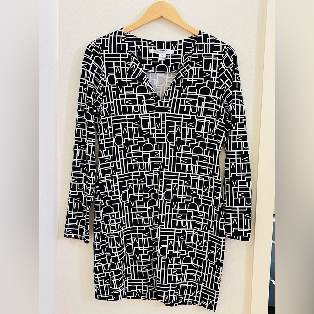 Diane von Furstenberg (DVF) long-sleeve shift dress Black and White Size 10